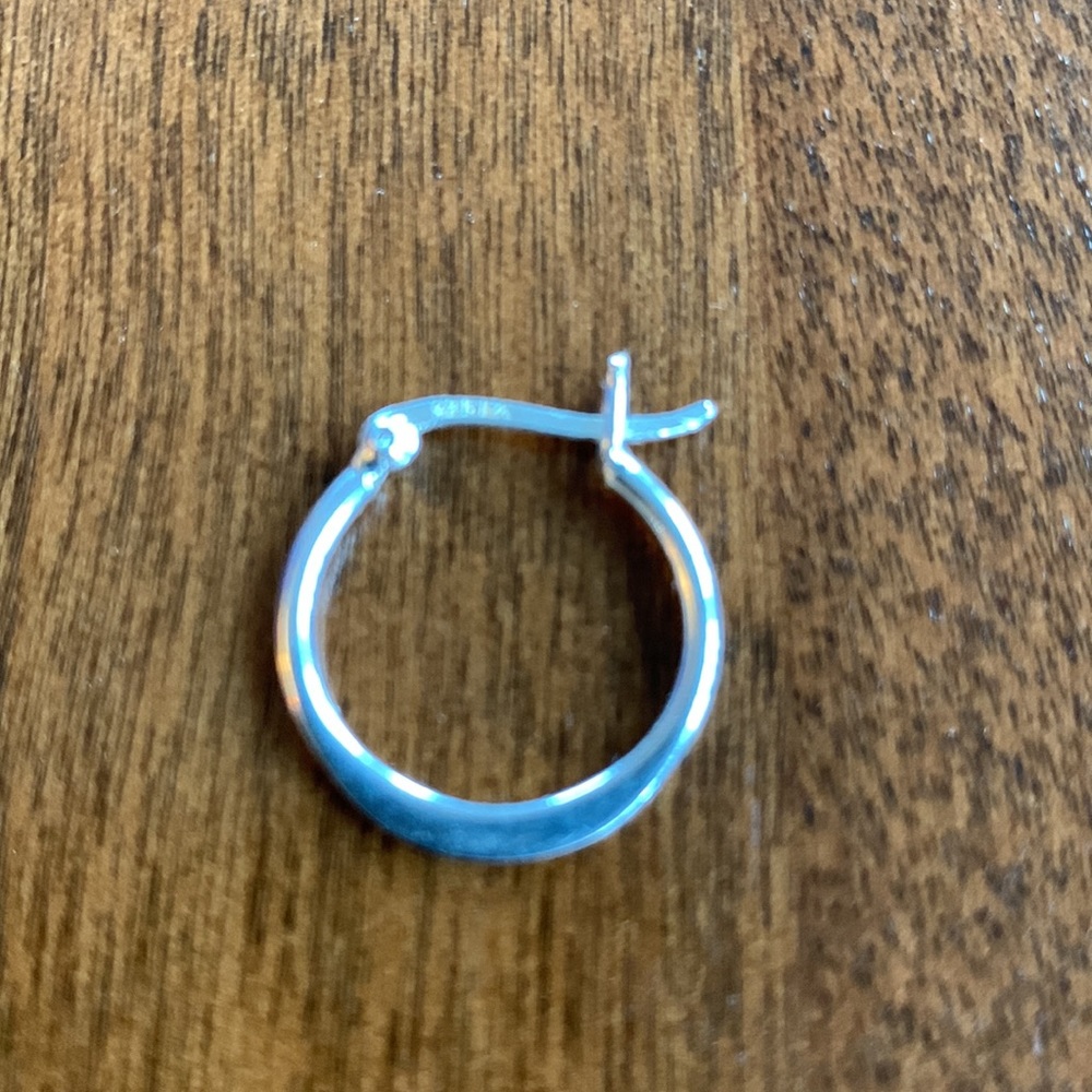 925 Sterling small hoop earring - Picture 3 of 13
